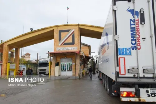 پیگیری های مقامات گیلان نتیجه داد ترافیک کامیون ها در مرز آستارا روان شد